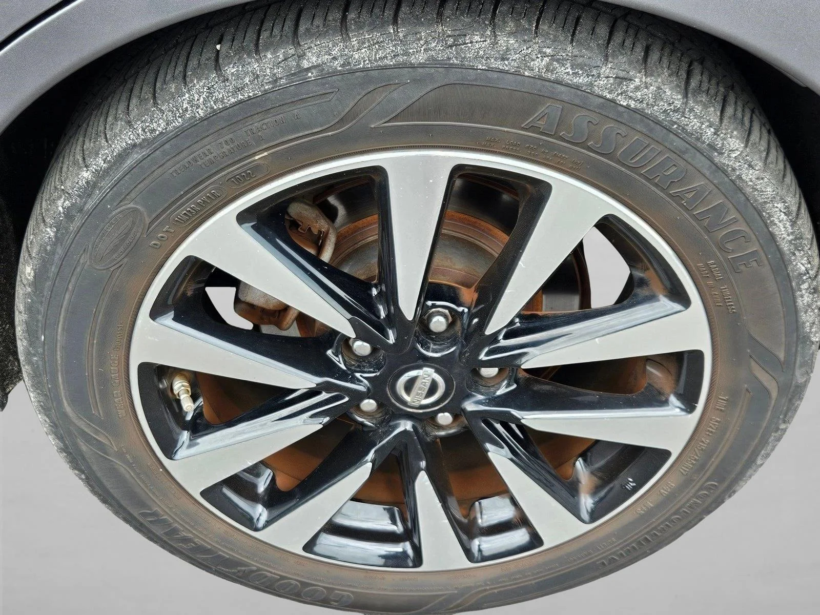 Used 2018 Gun Metallic Nissan 2.5 SL image 5