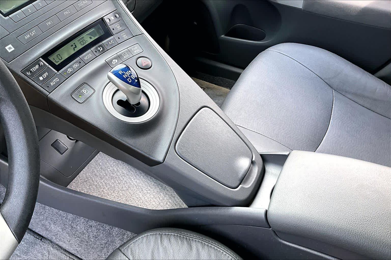 Used 2011 Winter Gray Metallic Toyota III image 16
