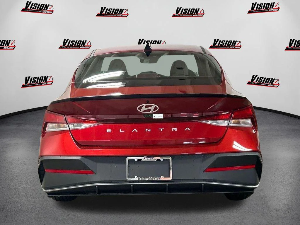 2025 Hyundai Elantra SEL - Photo 16