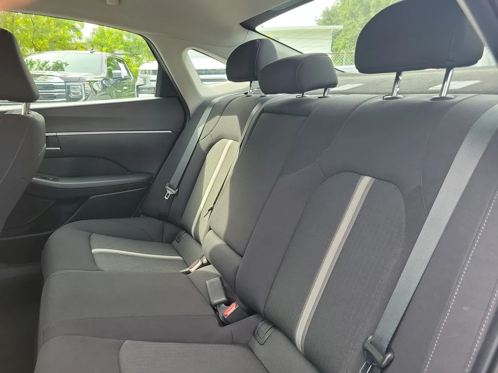 Used 2024 White Hyundai SEL image 13
