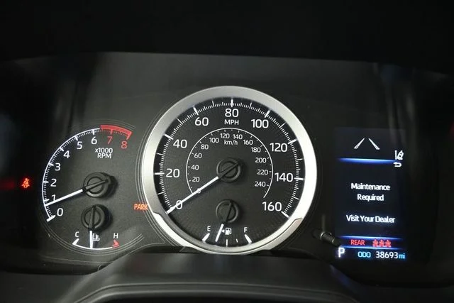 Used 2022 Silver Toyota LE image 16
