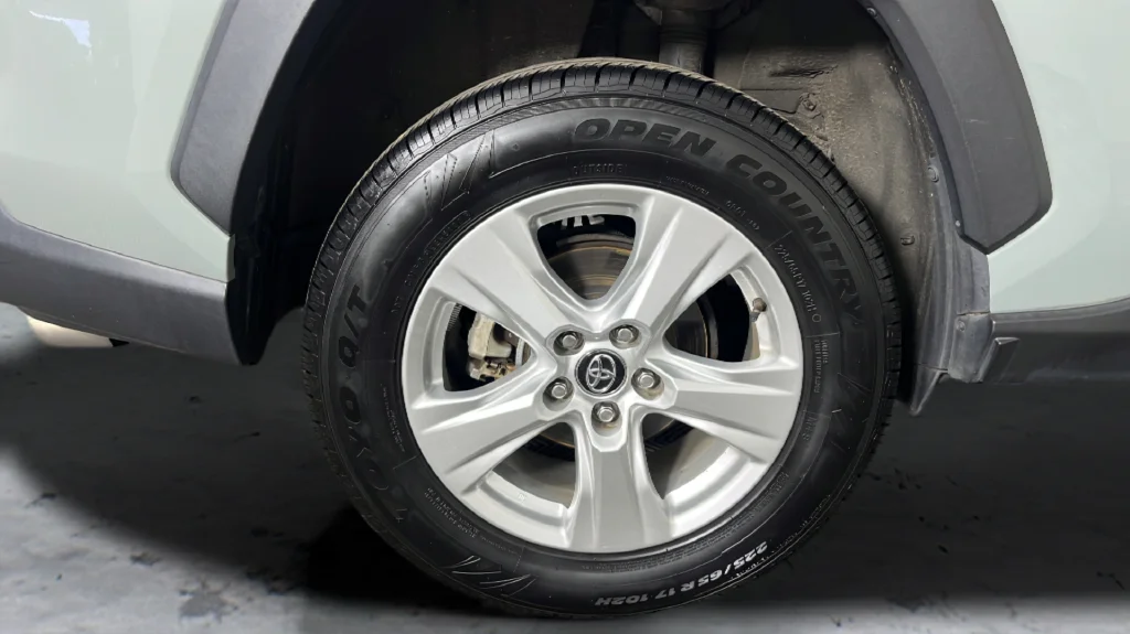 Used 2020 Green Toyota XLE image 49