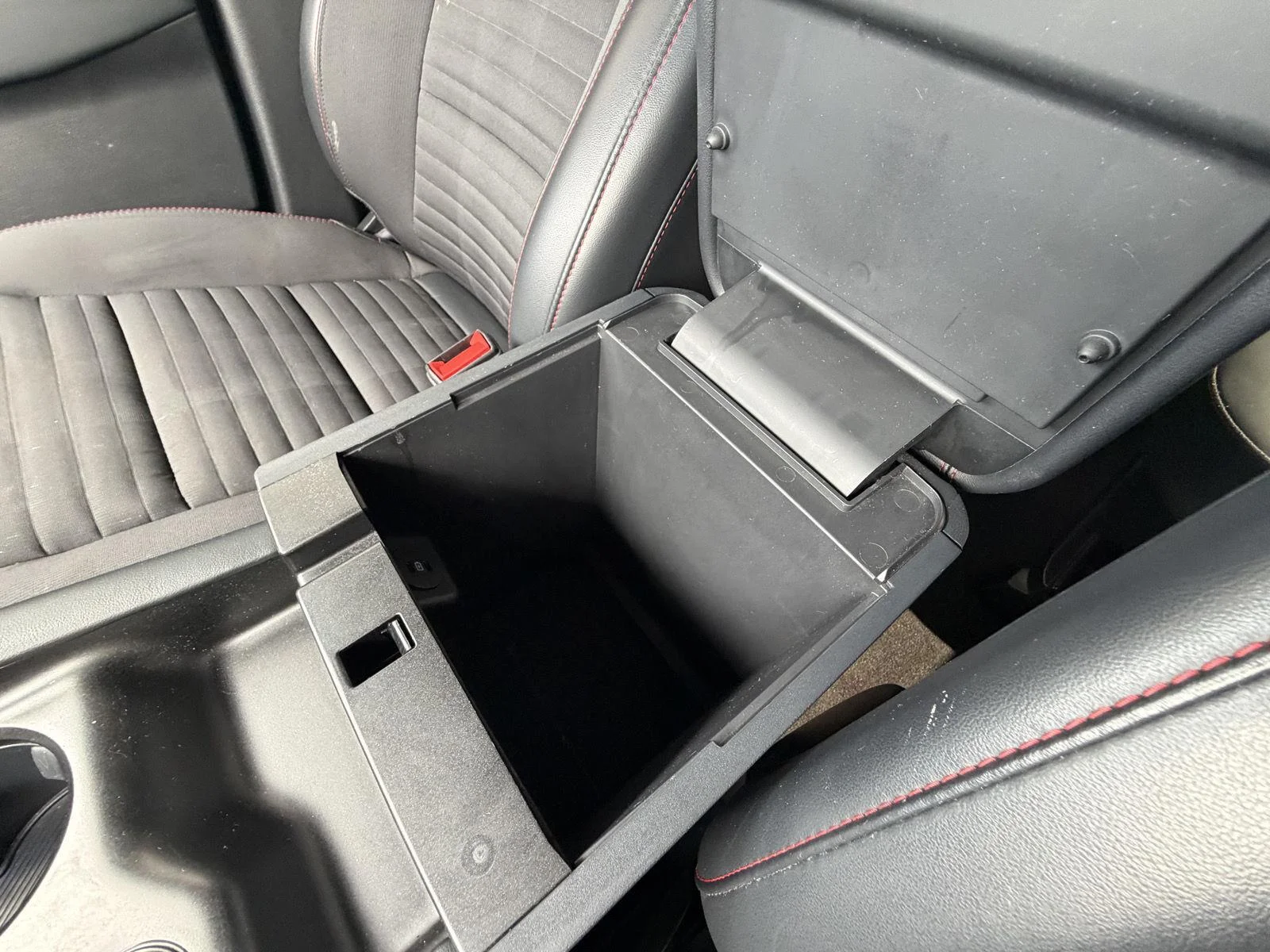 Used 2025 Carbonized Gray Ford ST-Line image 14