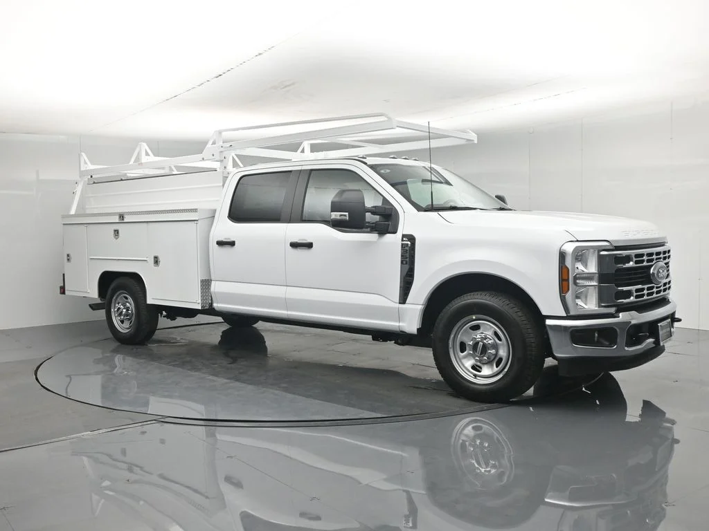 New 2026 Oxford White Ford XL image 5