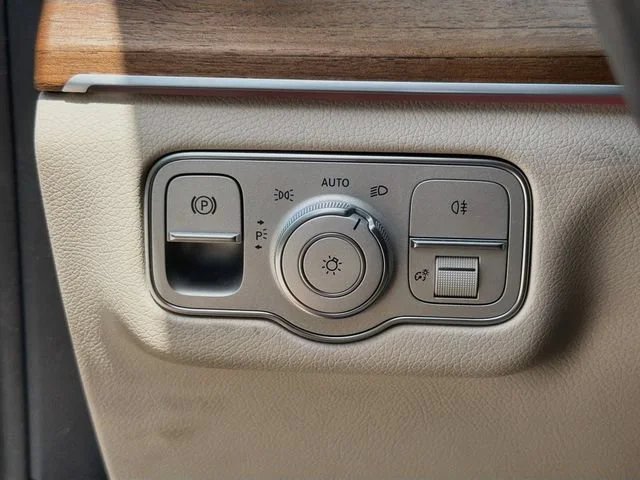Used 2022 Mojave Silver Metallic Mercedes-Benz GLE 450 image 34