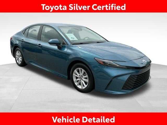 Used 2025  Toyota LE image 3