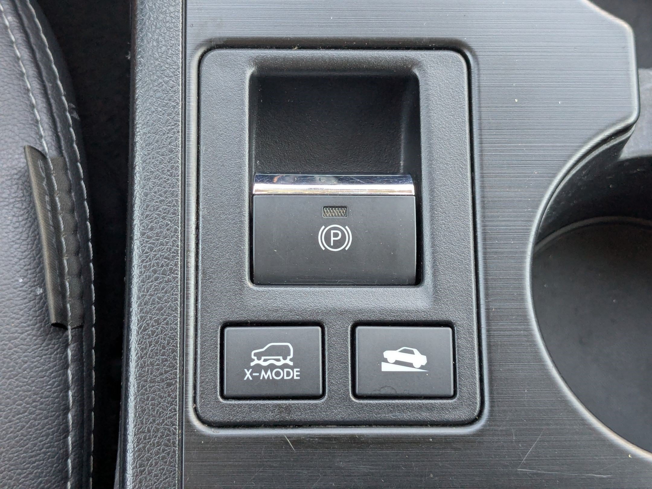 Used 2017 Carbide Gray Metallic Subaru Limited image 28