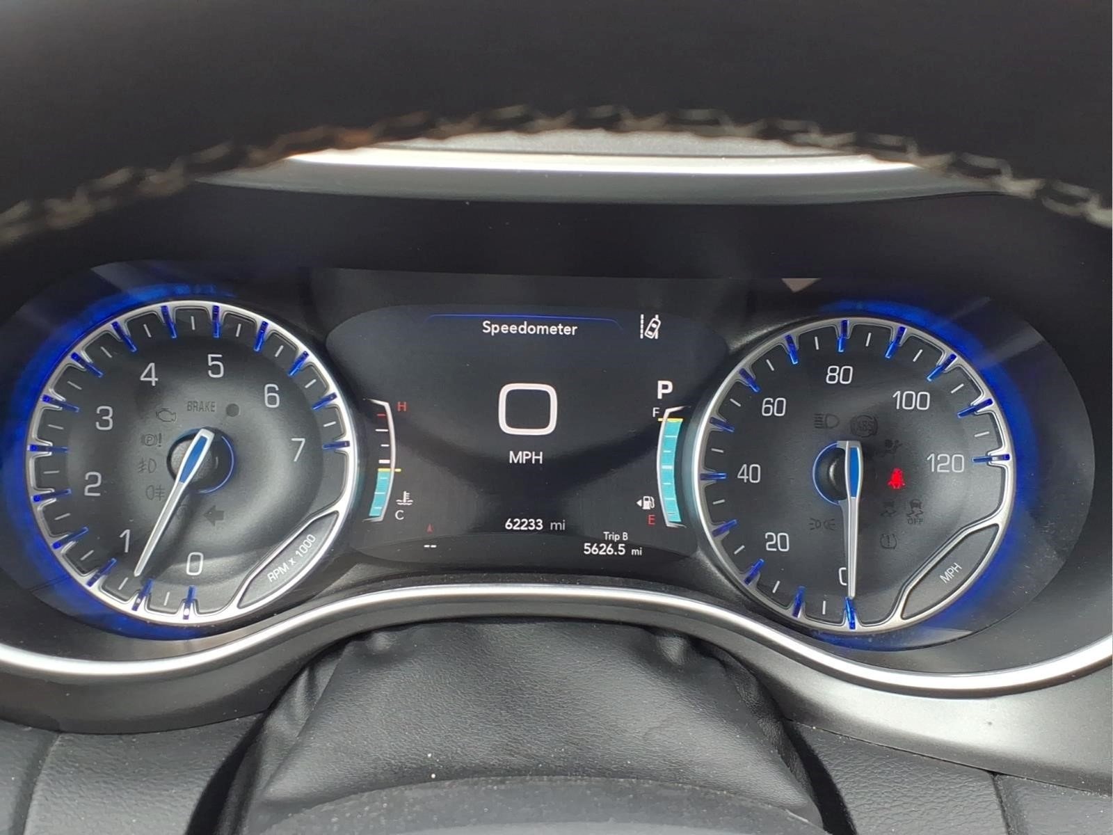 Used 2024 Silver Chrysler Touring L image 12