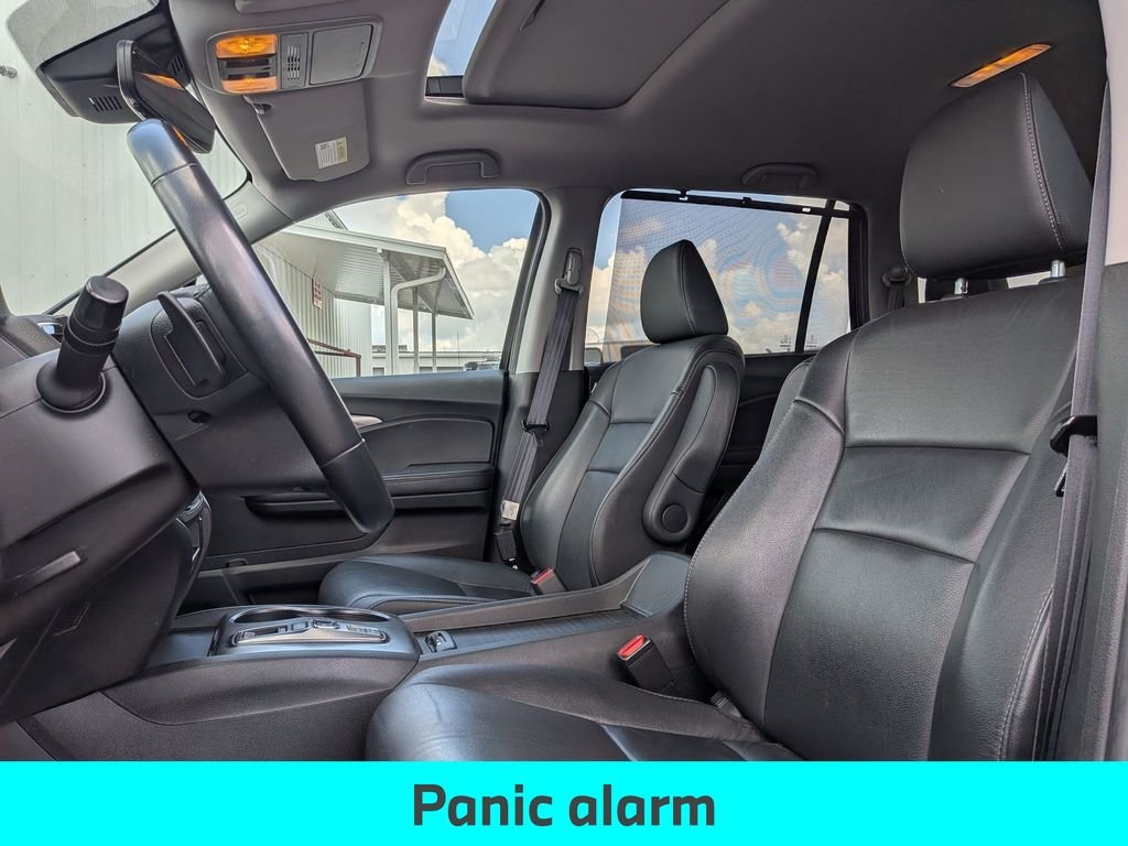 Used 2022 Black Honda EX-L image 32