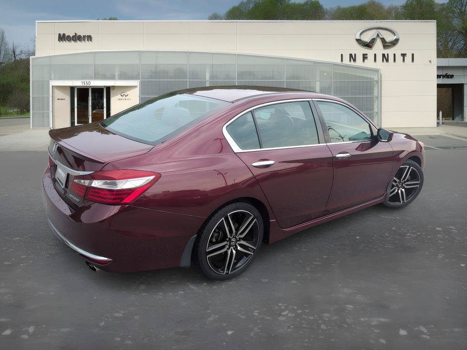 Used 2017 Basque Red Pearl II Honda Sport image 4