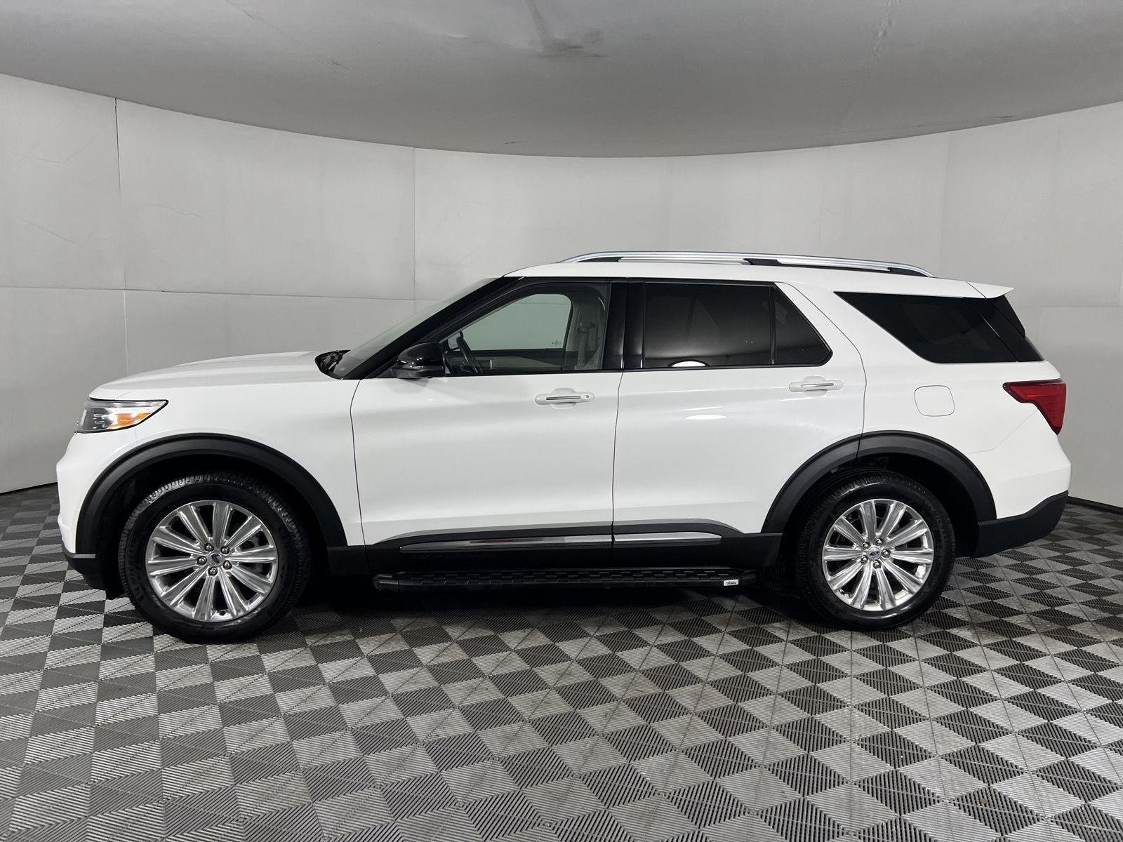 Used 2020 Star White Metallic Tri-Coat Ford Limited image 5