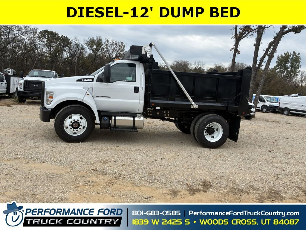 New 2025 Oxford White Ford Base image 1