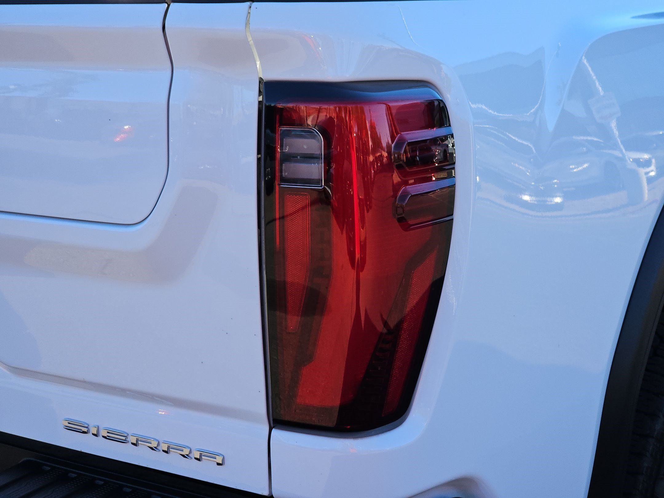 Used 2025 Summit White GMC Denali Ultimate image 12