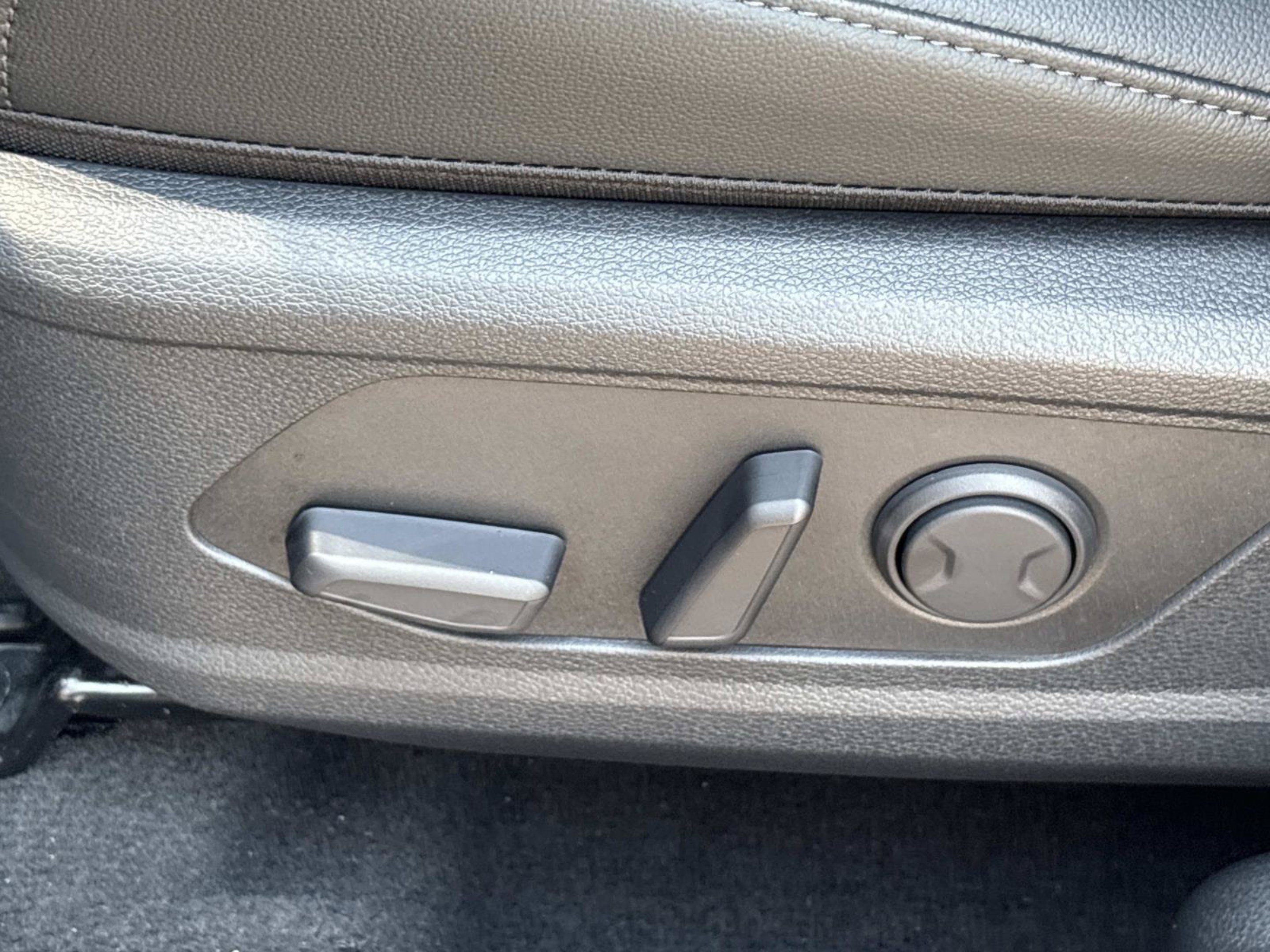 New 2026 Ebony Black Kia EX image 23
