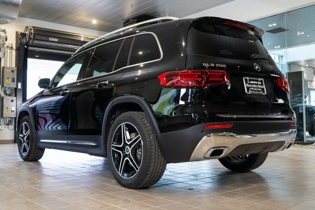 Used 2026 Black Mercedes-Benz GLB 250 image 6