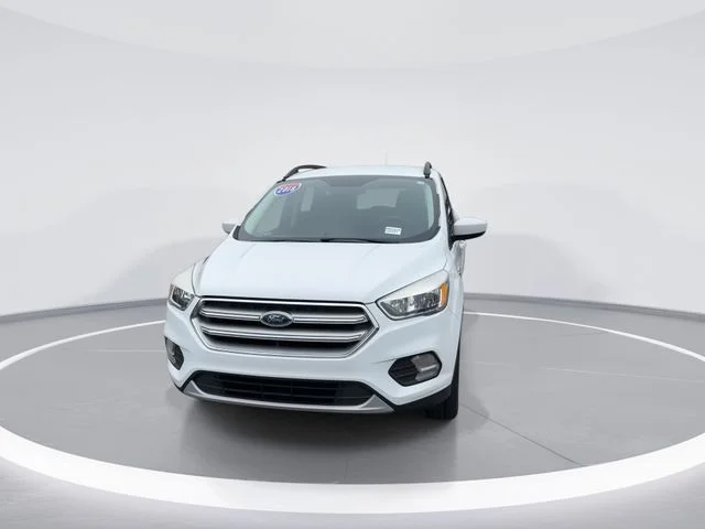Used 2018 White Ford SE image 2