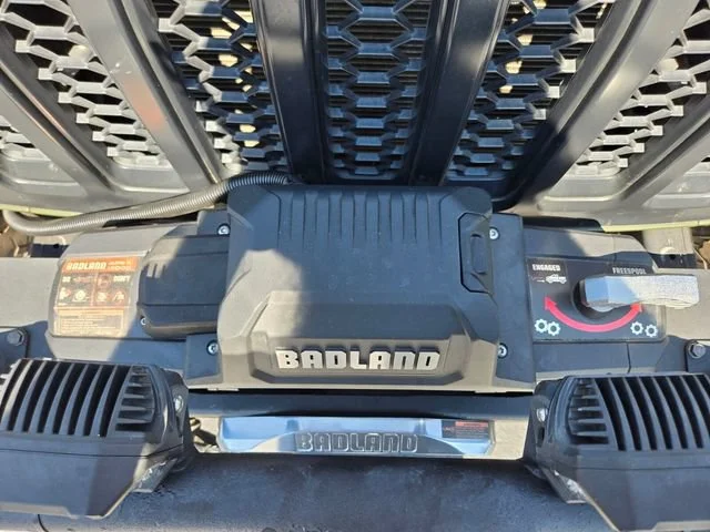 Used 2022 Green Jeep Sport image 23
