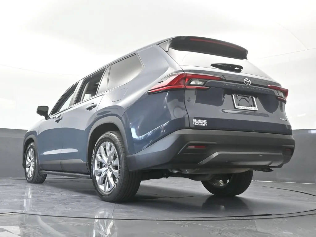 Used 2025 Cloud Toyota Limited image 66
