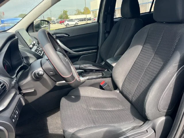 Used 2022  Mitsubishi LE image 27