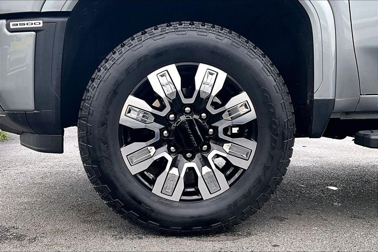 2025 GMC Sierra 3500HD Denali - Photo 36