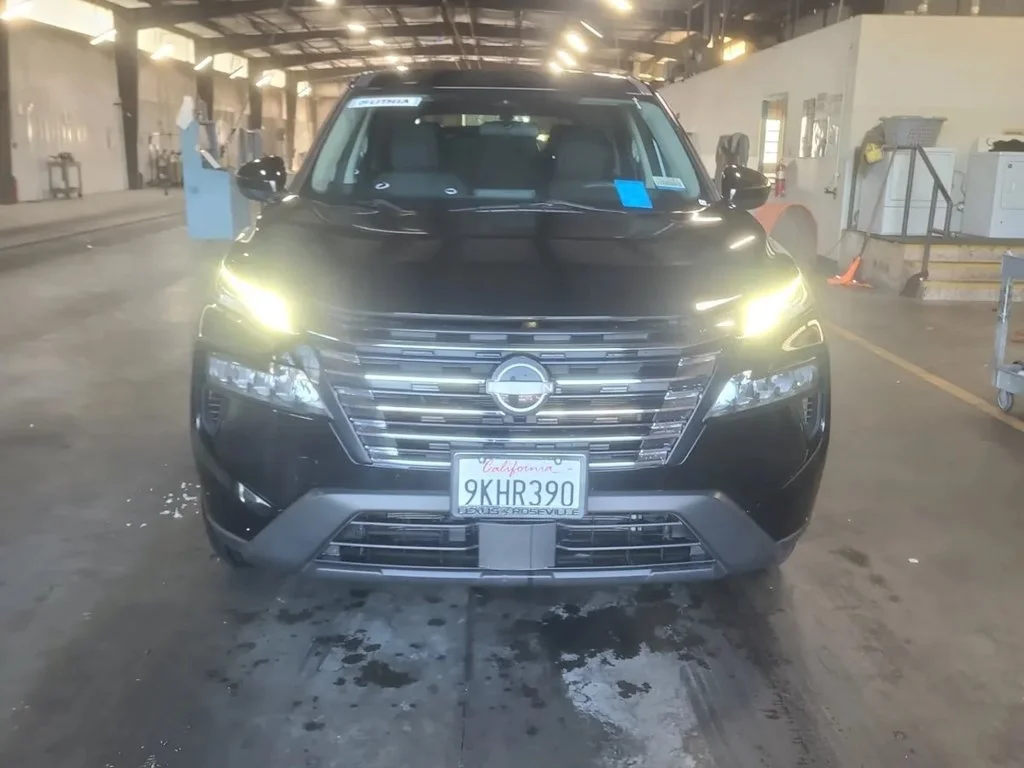 Used 2024 Super Black Nissan SV image 7
