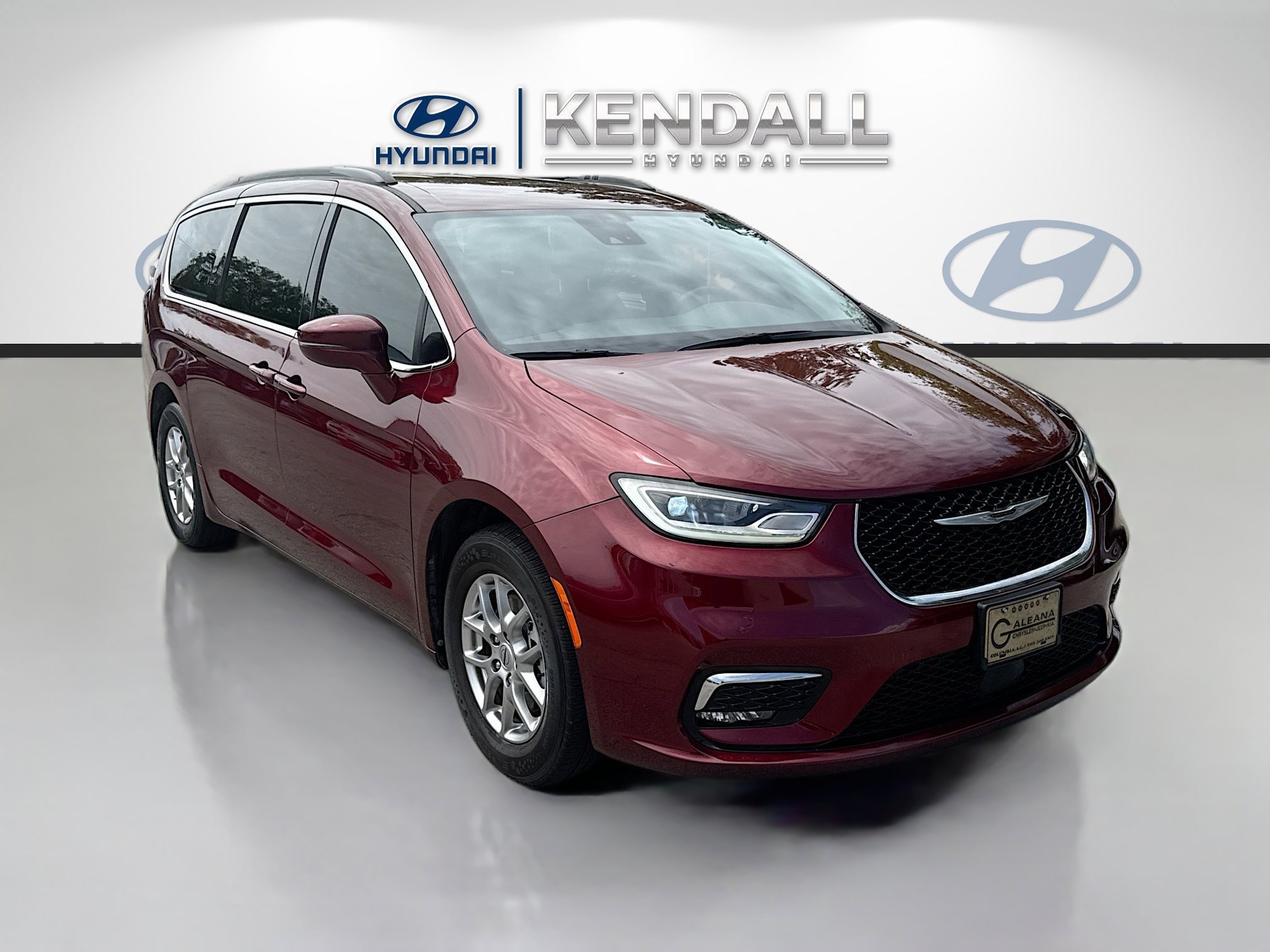 2021 Chrysler Pacifica Touring's photo