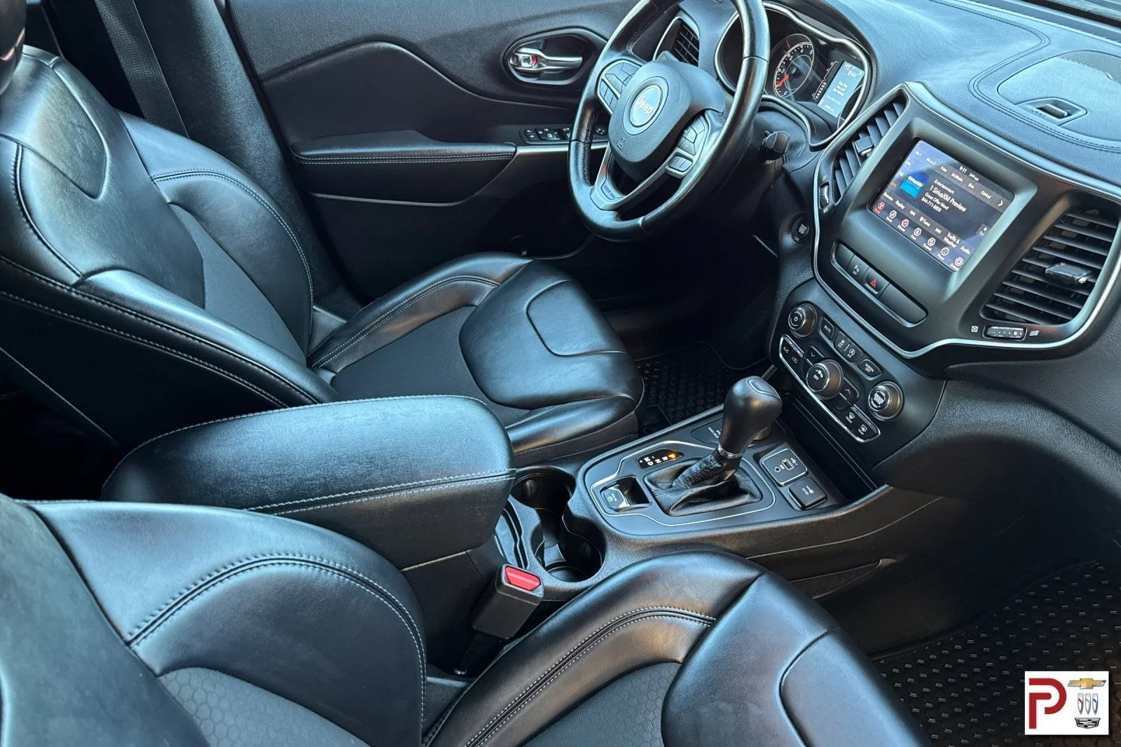 Used 2020 Gray Jeep Latitude Plus image 18