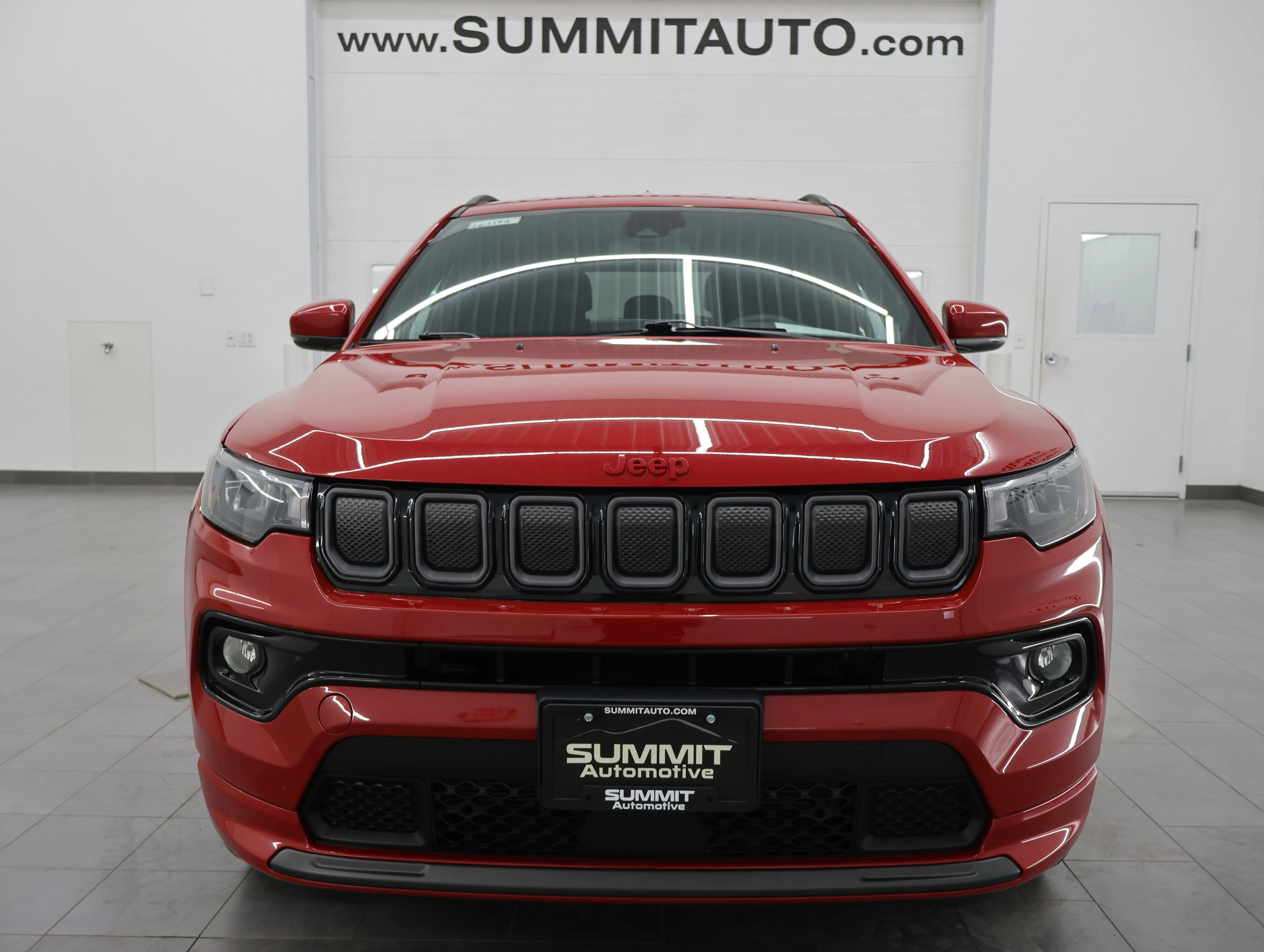 Used 2022 Redline Pearlcoat Jeep Limited image 21