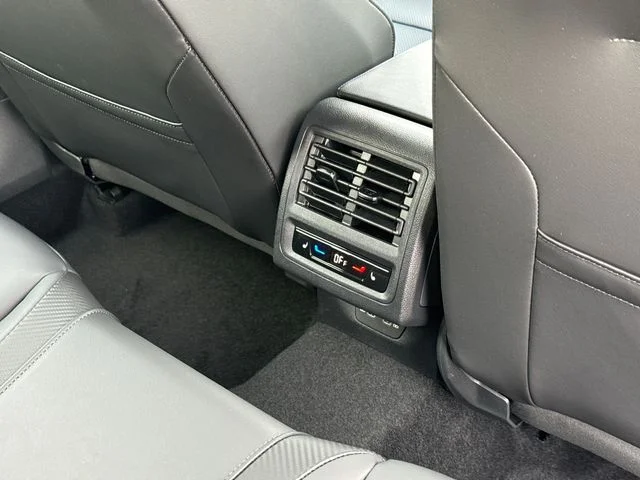 New 2026 Lapiz Blue Metallic Volkswagen 2.0T image 25