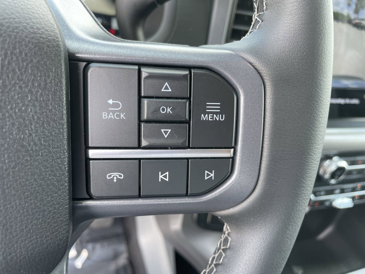 New 2026 Agate Black Metallic Ford XLT image 28
