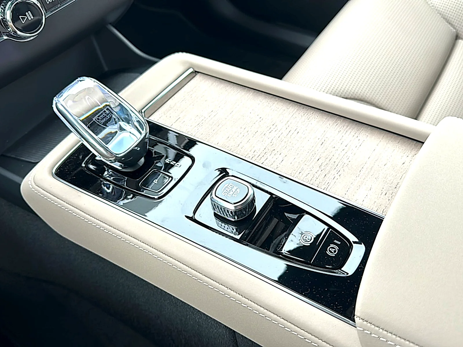 2025 Volvo XC90 Ultra - Photo 25