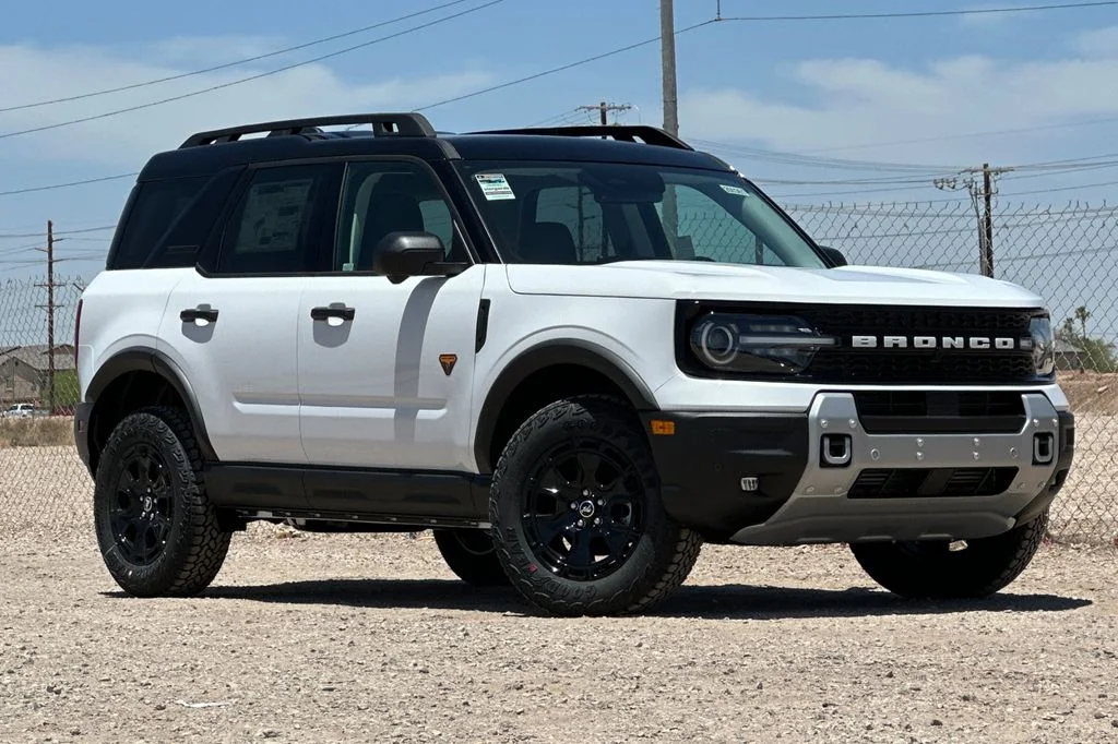 New 2026 Oxford White Ford Badlands image 2