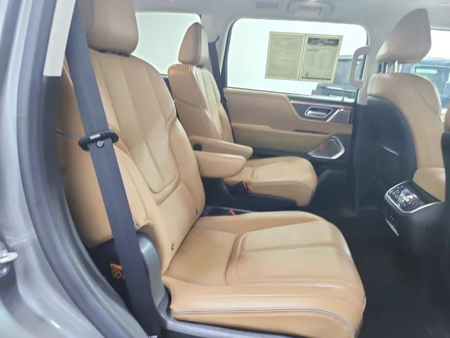 Used 2025  INFINITI SENSORY image 42