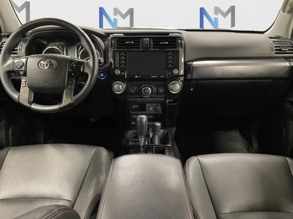 Used 2020 Super White Toyota Venture image 10