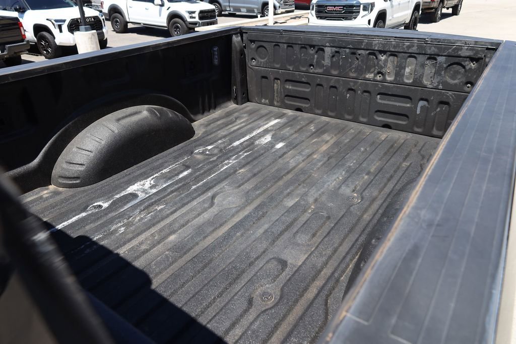 Used 2022 Black Metallic Ford Platinum image 22