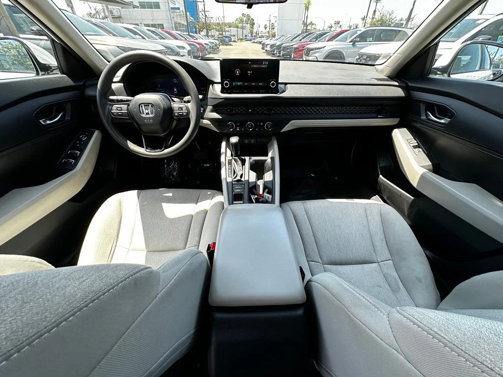 Used 2024  Honda LX image 18