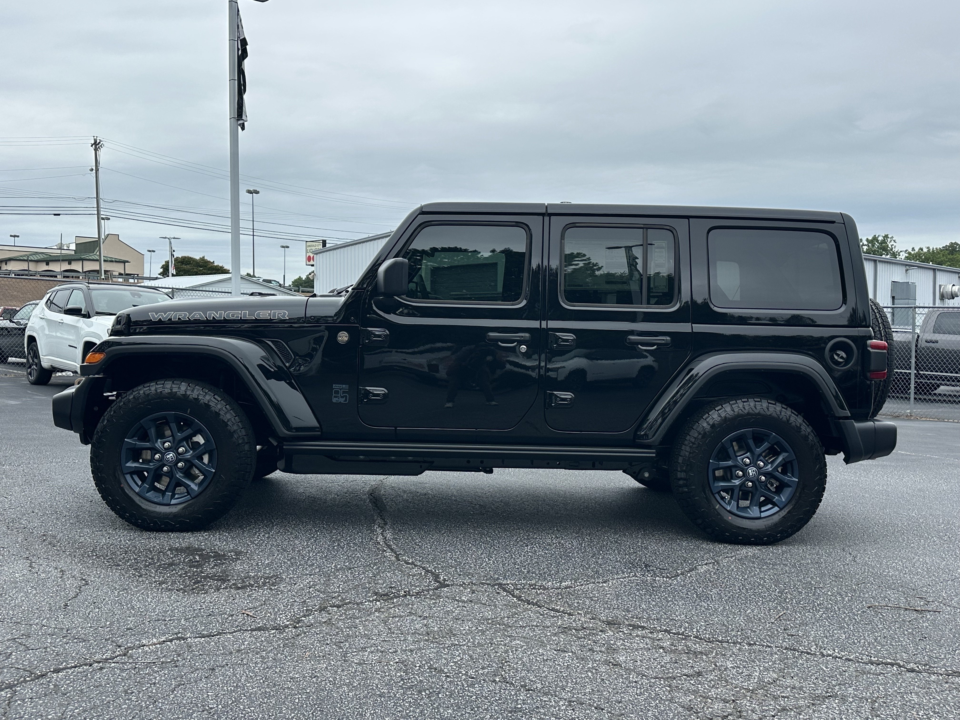 New 2026 Black Clear-Coat Exterior Paint Jeep 85th Anniversary image 5