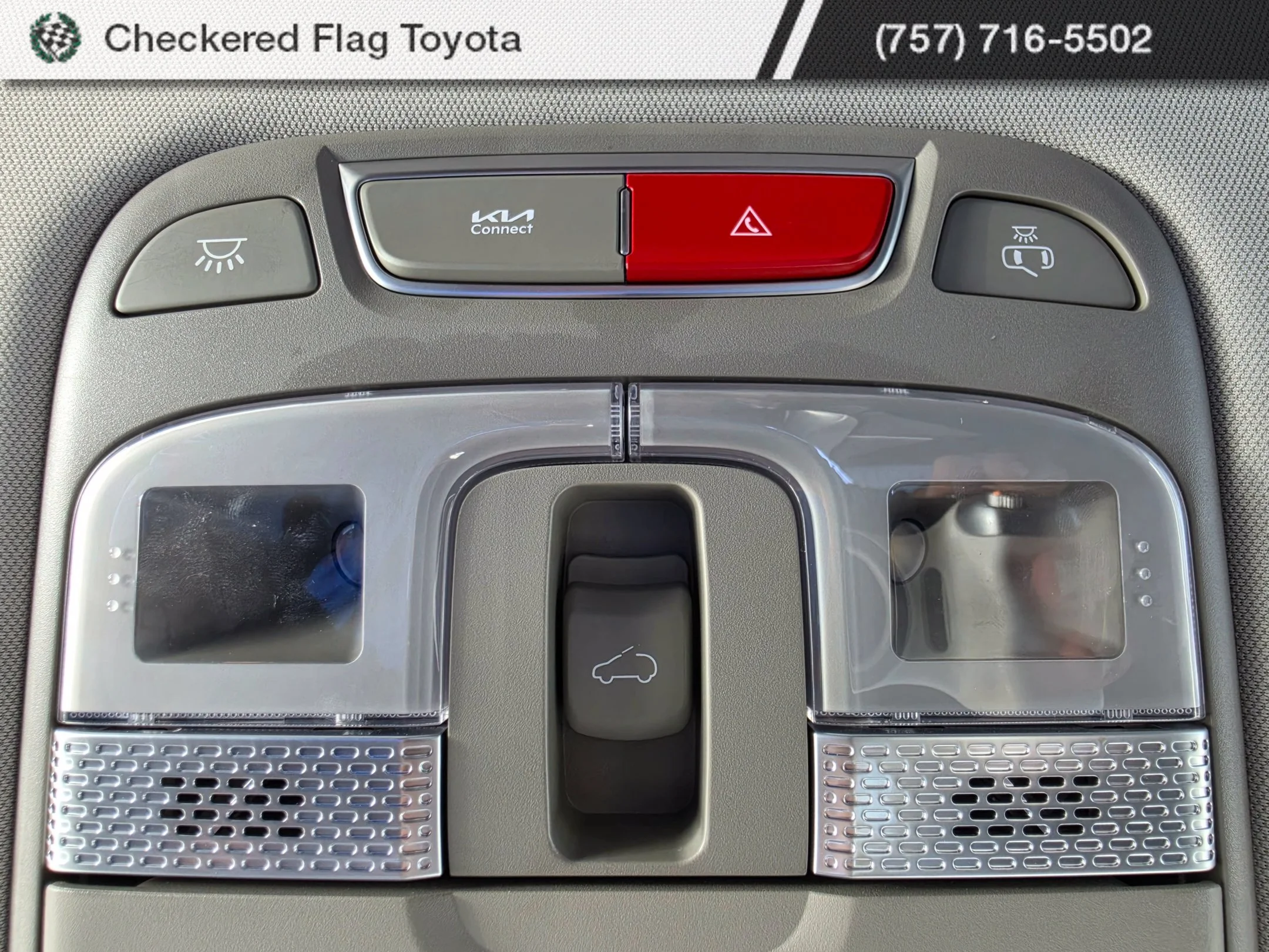 Used 2025 Everlasting Silver Kia S image 10
