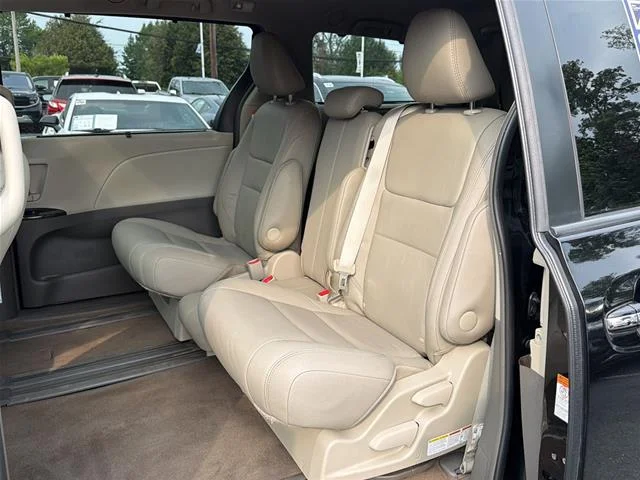 Used 2017 Midnight Black Metallic Toyota  image 7