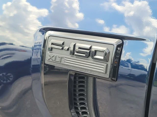 Used 2024 Blue Ford XLT image 9