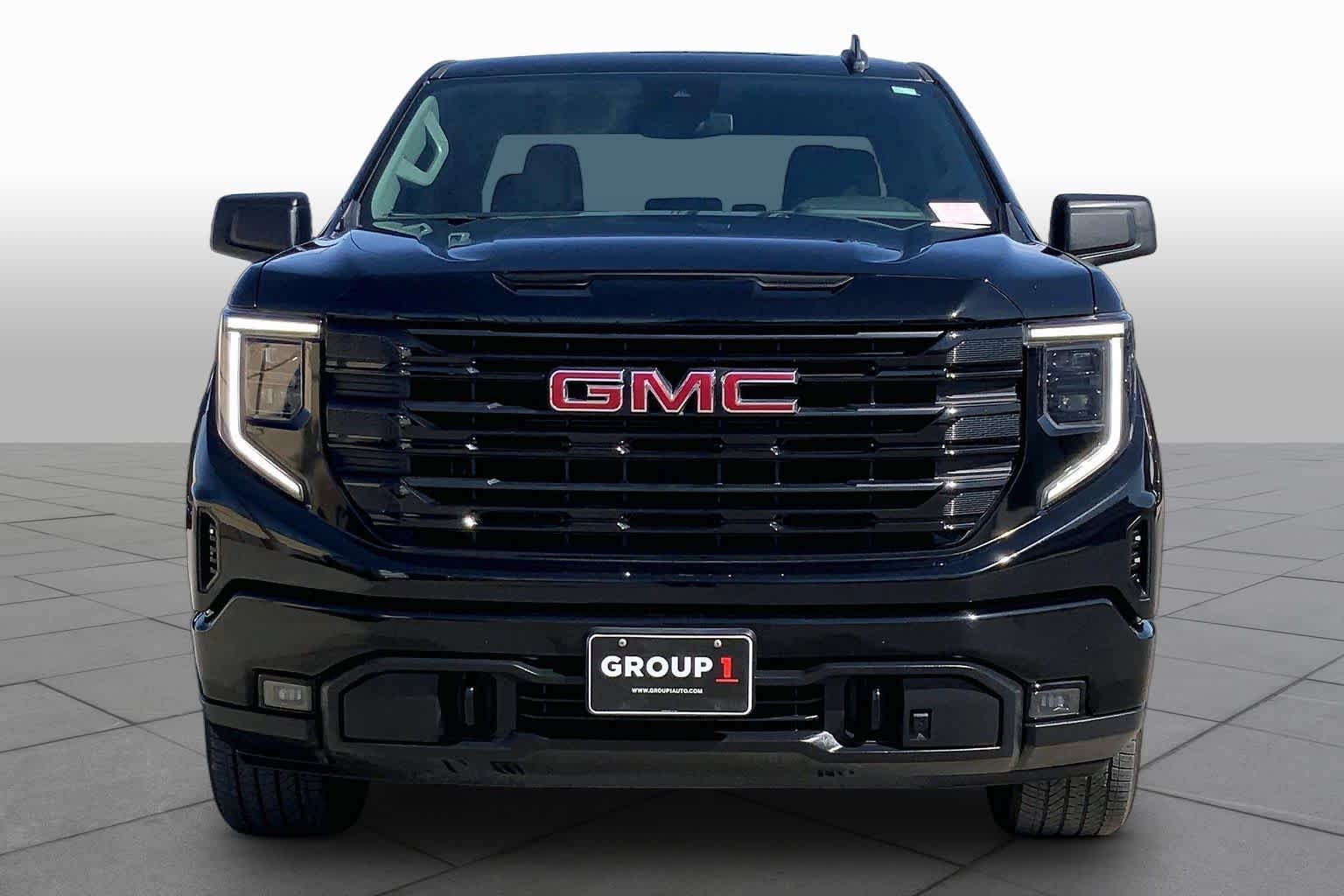 Used 2024 Onyx Black GMC Elevation image 4