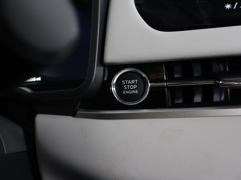 Used 2025 Black Mitsubishi SEL image 43