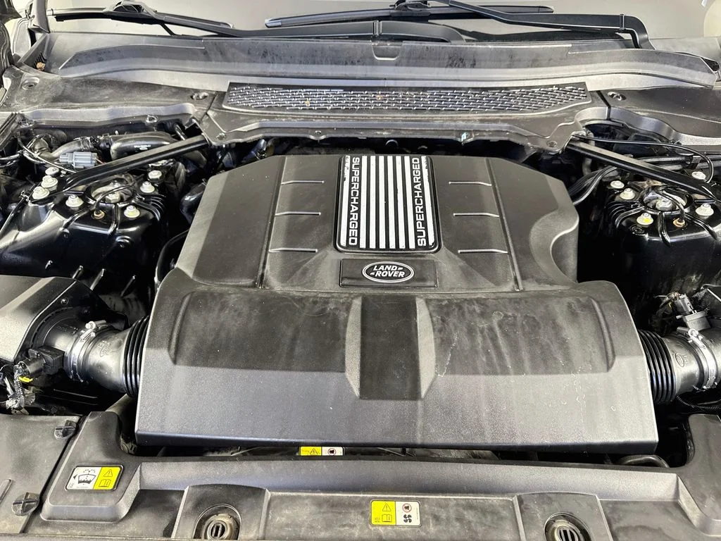 Used 2016 Black Land Rover 3.0L V6 Supercharged HSE image 40
