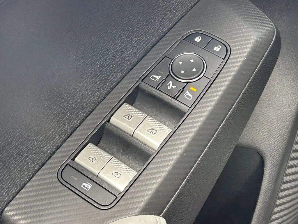 New 2026 Gray Mitsubishi SEL image 12