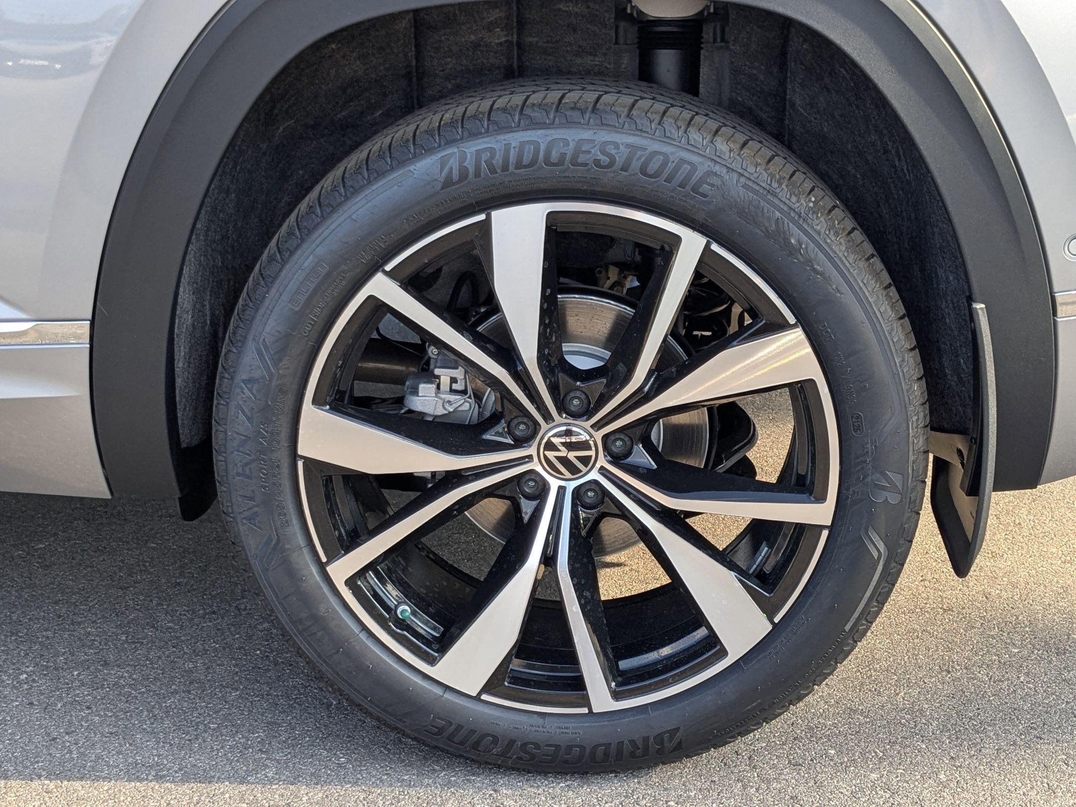 2026 Volkswagen Atlas Cross Sport SEL Premium R-LINE - Photo 19