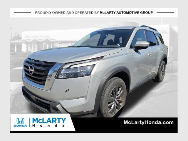 2024 Nissan Pathfinder SV