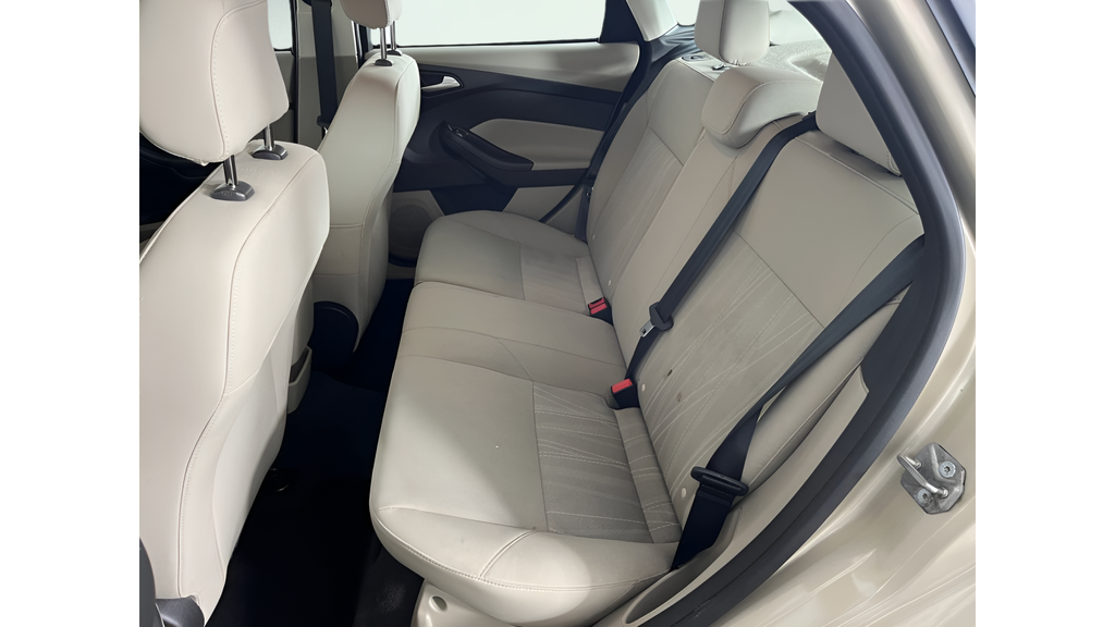 2018 Ford Focus SE - Photo 12