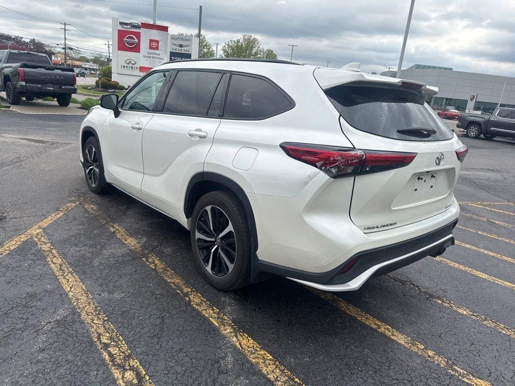 Used 2021 Blizzard Pearl Toyota XSE image 6
