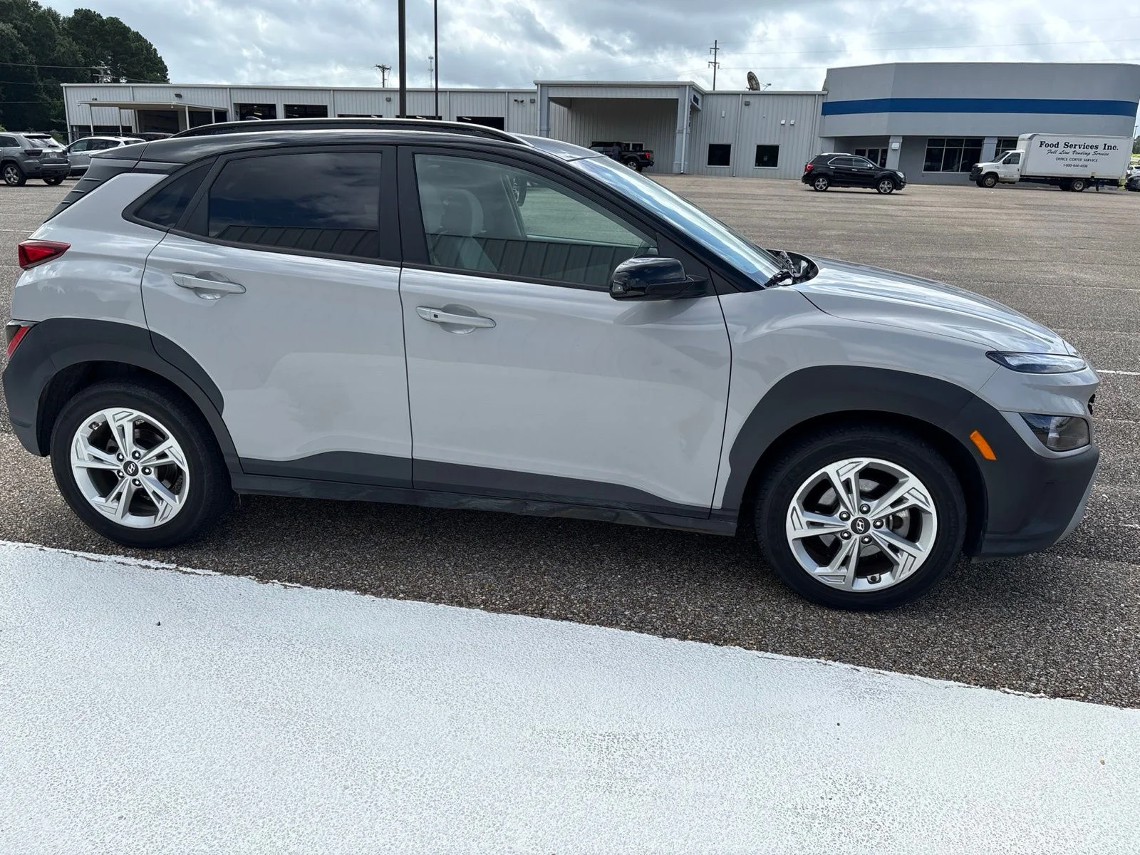 Used 2023 Silver Hyundai SEL image 3