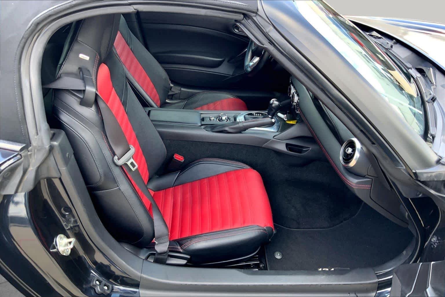 Pre-Owned 2018 FIAT 124 Spider Abarth